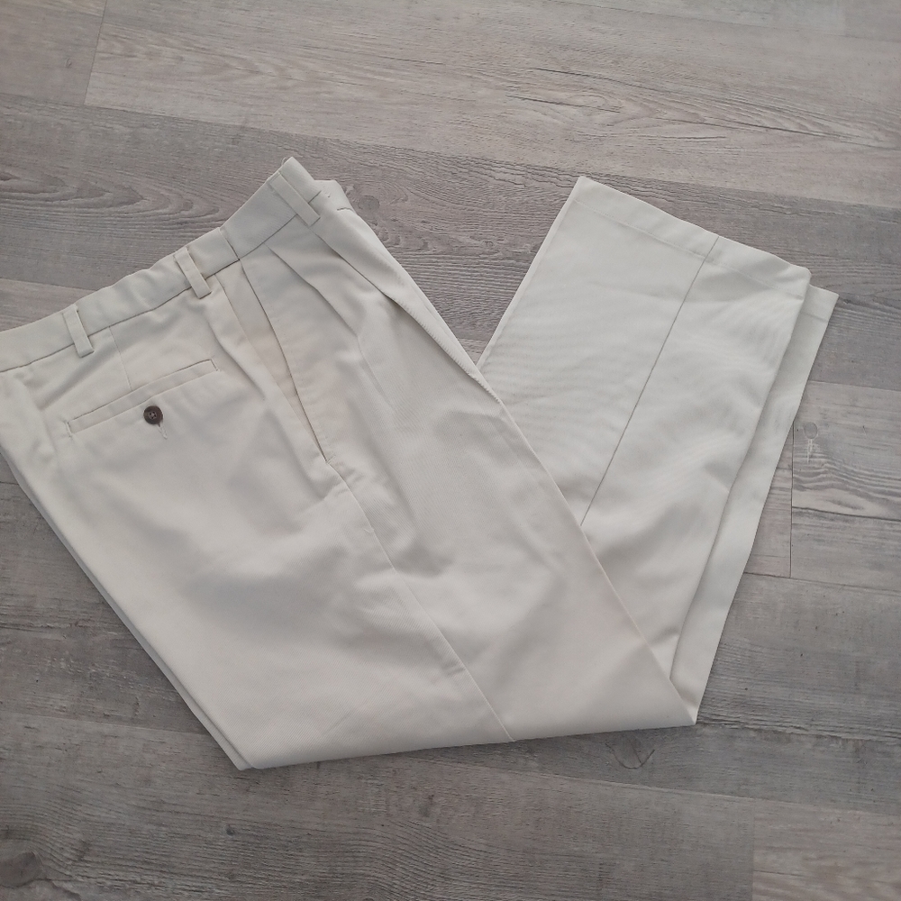 Men's Hagger pants pleated size 34 X 29 Tan Khaki Hager